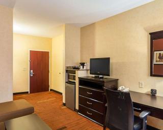 Comfort Suites Airport - Wichita - 6