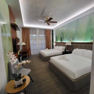 Homey Deluxe Room, Privately Owned at The Forest Lodge by Mist and Pine - 2