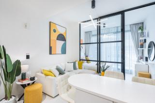 Stylish Contemporary Home in JVC with Chic Interior - Dubái - 0
