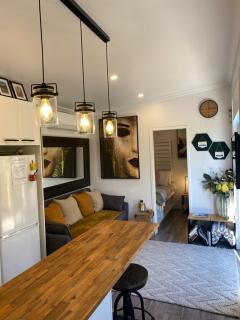 2 Bedroom Tiny Home Retreat with Hot Tub! - Rotorua - 6