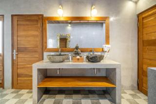 The Secret Jungle Villas Seminyak - 5