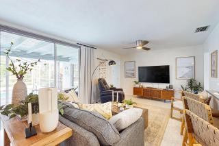 Coastal Palm Retreat - Cape Coral - 5