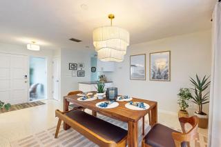 Coastal Palm Retreat - 4