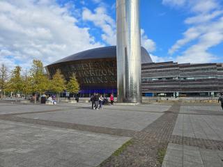 Beautiful Cardiff Bay Apartment - 2