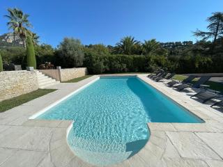 VILLA LA LOUBIANE VI4428 By Riviera Holiday Homes - Vence - 1