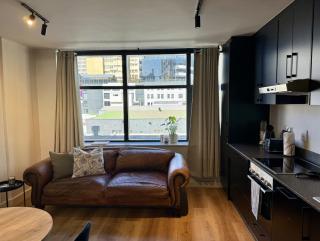 Modern Cape Town CBD Studio - Cape Town - 2