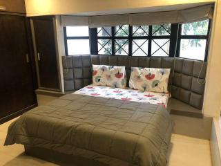 New Boutique 1 BHK in Bandra, off Pali Hill - Mumbai - 1