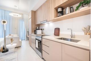Excellent Home with Canal Views by Missoni - Dubai - 8