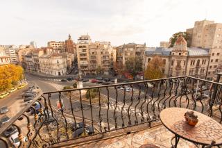 Hidden Gem Antique Apt with Stunning City Views - Bucarest - 6