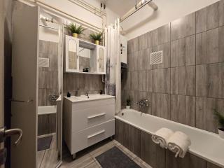Serenity Family apartment in Old Buda near tram line - Budapest - 8