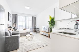 Cozy & Bright Home in the Heart of JVC - 1