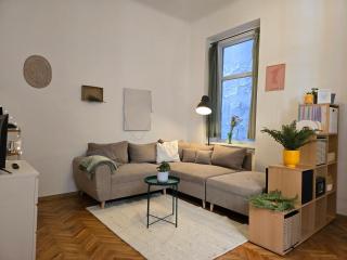 Grand Boulevard ap downtown near 4-6 tram - Budapest - 5