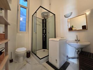 Grand Boulevard ap downtown near 4-6 tram - Budapest - 4