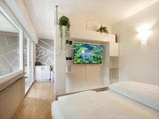 Central Palm Studio with free Parking - 8