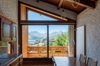 Architect's Chalet with Stunning View - Close to Slopes and Shops - La Toussuire - 8