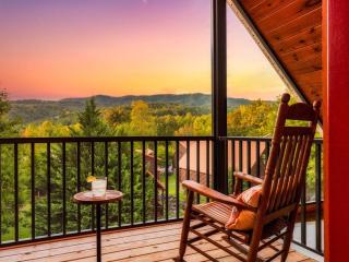 Flat roads, Mountain View, Full Gym and Tennis court - Gatlinburg - 0
