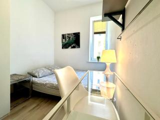 NW Pokoje na parterze CENTRUM & PARKING - 8