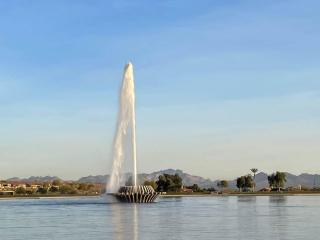 Stylish and Prestigious - 2 Bed 2 Bath On The Avenue - Fountain Hills - 0