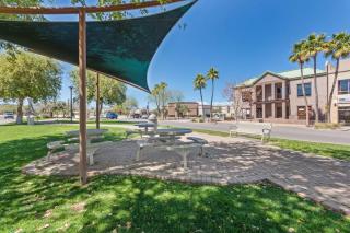 Stylish and Prestigious - 2 Bed, 2 Bath On The Avenue - Fountain Hills - 9