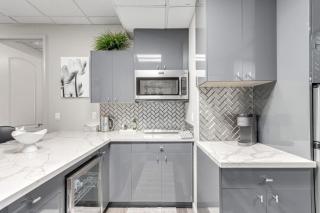 Stylish and Prestigious - 2 Bed, 2 Bath On The Avenue - Fountain Hills - 6