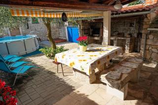 Tolles Ferienhaus in Peresiji mit Privatem Pool - Peresiji - 8