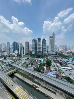 Summer Suites Studio With Balcony Nearby KL City Centre - 4