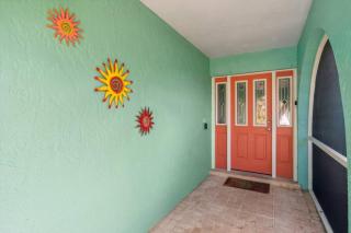 Villa Jaclyn - Gulf Access, Hot Tub & Pet Friendly - 2