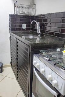 Apto quarto e sala com ar centro 800m da praia - Cabo Frío - 1