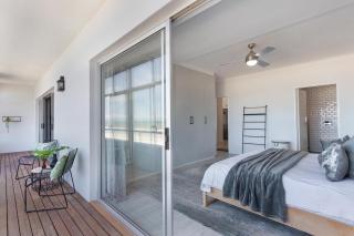 Searenity Sands by Host Agents - Strand - 8