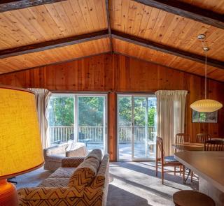 Retro Retreat Charming Home with Hot Tub & Fire Pit - Hensonville - 6