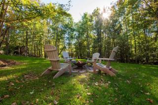 Retro Retreat Charming Home with Hot Tub & Fire Pit - Hensonville - 0
