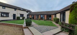 Massive 4 bed with countryside views in Peterborough - 6