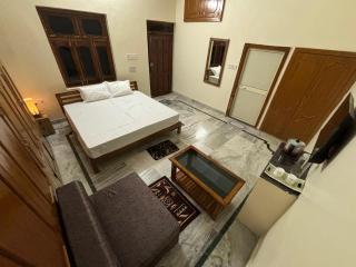 Sharan Homestay - Ayodhya - 2