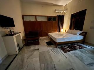 Sharan Homestay - Ayodhya - 1