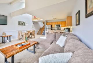 Spacious 3 BR Condo Steps Away From Slopes - Hunter - 3