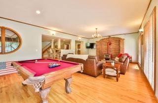 Stream-Side Atrium Home with Side Rooms & Pool Table - Hunter - 1