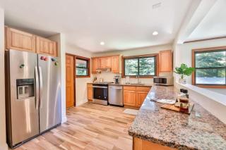Stream-Side Atrium Home with Side Rooms & Pool Table - Hunter - 6