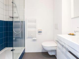 Appartement rénové 3 pièces avec balcons, WIFI, proche centre station - FR-1-346-533 - 6