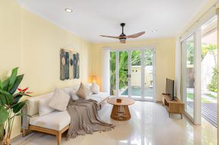 Seminyak Beach Villa Giola - Kuta - 3