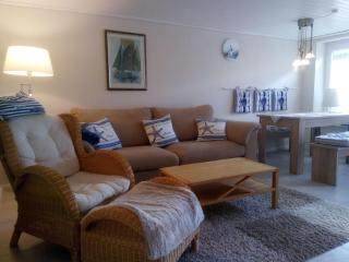 Ferienwohnung-Nordseeliebe-Spass-und-Erholung-im-Urlaub-mit-der-Familie-und-Hund-auf-dem-Lande - - 0