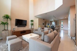 4BD All suites luxury home with BBQ near Disney - 0