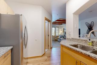 Stay in Solitude - Creekside 102 - 2