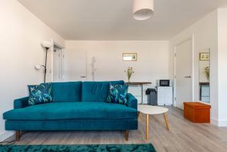 Modern and Bright 1 Bedroom Apartment in Bradford - 1