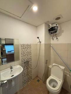 Apartemen Riverview Tower Mahakam With Netflix By UVroomsOfficial - 7