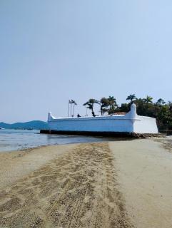 Apto 950mts apenas da Praia da Enseada e da Balsa com acesso à Prainha Branca, Excelente localização no Centro de Bertioga, vaga de garagem, área de churrasqueira, ar condicionado, secador de cabelo, wifi e Netflix, também ao lado do Rio para pescar - Bertioga - 4