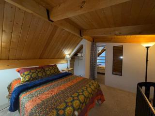 Talkeetna Log Cabin with Hot Tub Unit 1 - 6