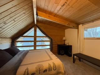 Talkeetna Log Cabin with Hot Tub Unit 1 - 5