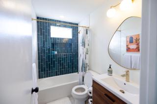 Luxury 4BR Oasis with Pool, Hot Tub & Game Room! - Cedar Park - 2