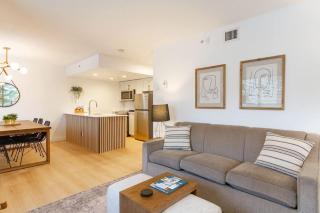 Inviting 2Bdrm Whistler Village Stay with Shared Pool, Sauna, and Hot Tub - Whistler - 5