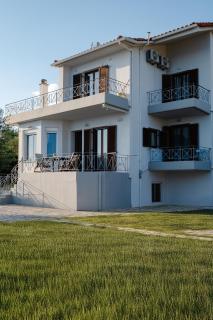 Nafpaktos Shingle Villa - 0